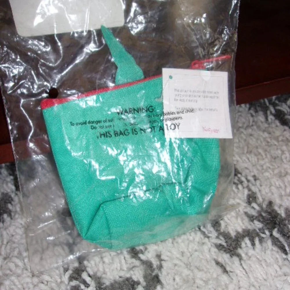 Thirty-One Holiday Unicorn Cool Zip Snacker Thermal Snack Bag Zippered Top New